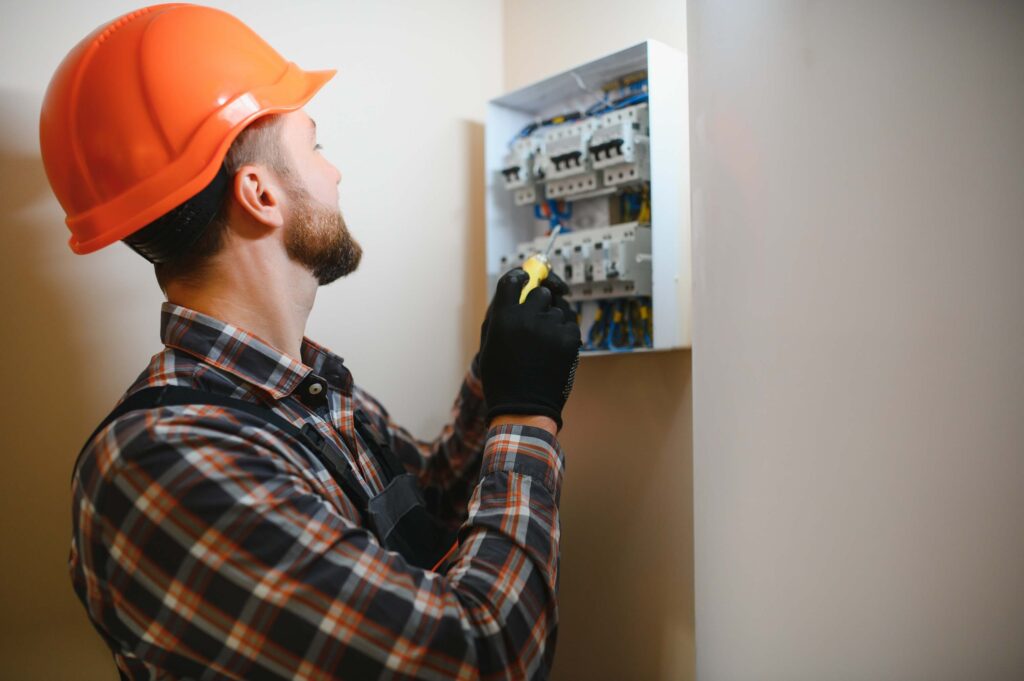 Top 5 Reasons to Hire a Local Electrician